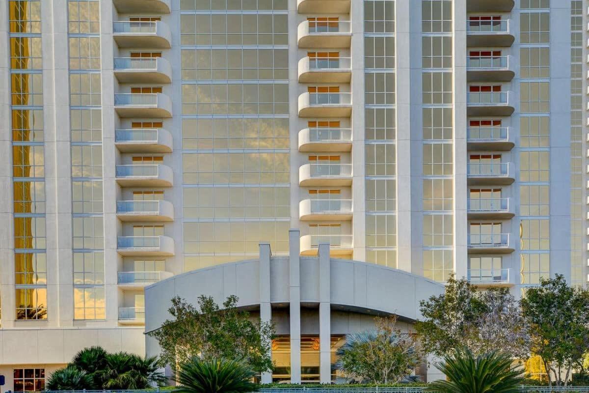 Holiday home Mgm Signature-34-819 F1 Track & Strip View *